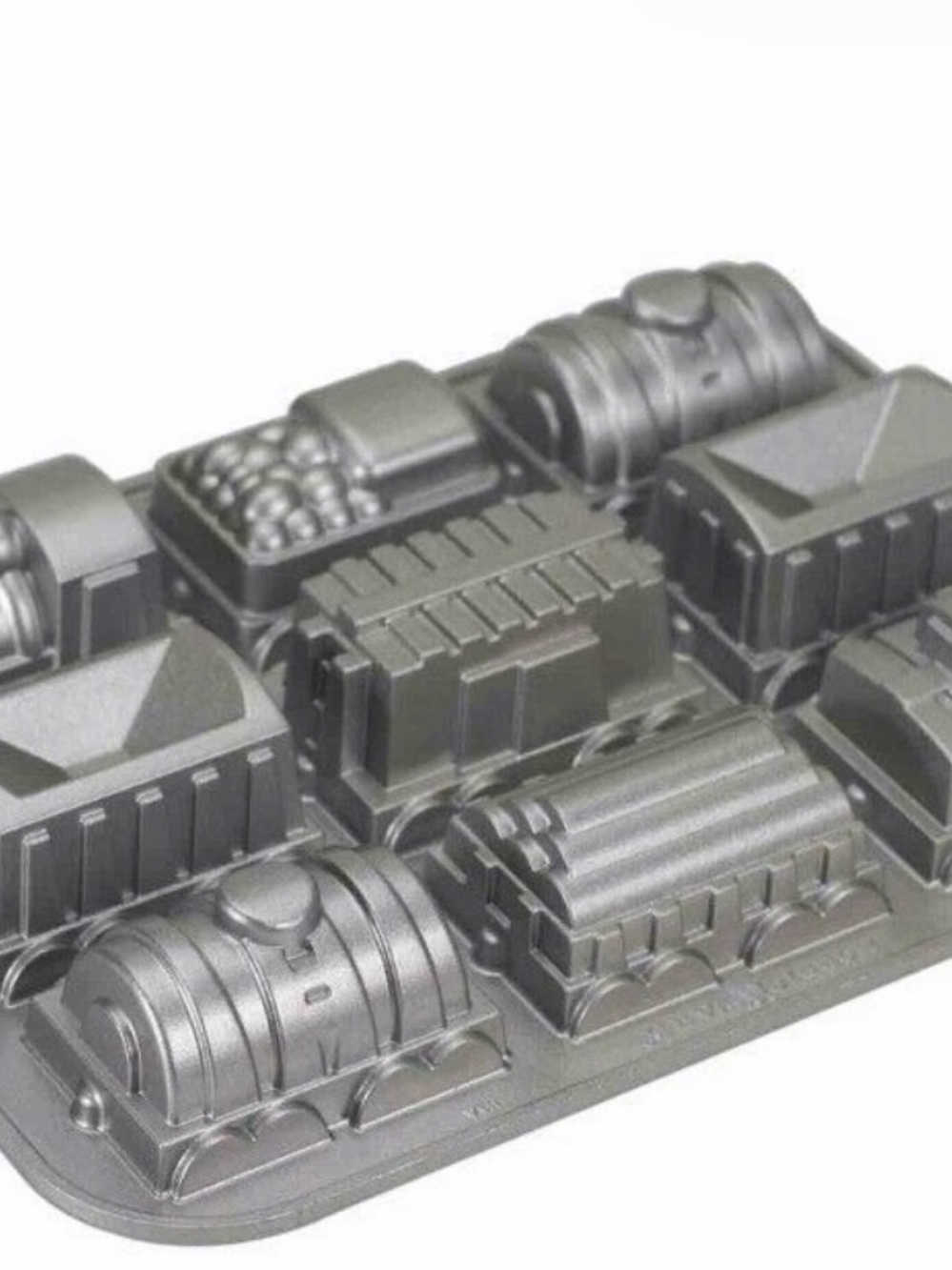 Nordic Ware 59048 Cast
Aluminum 3-D Train Railroad
Muffin Cake Mold Pan